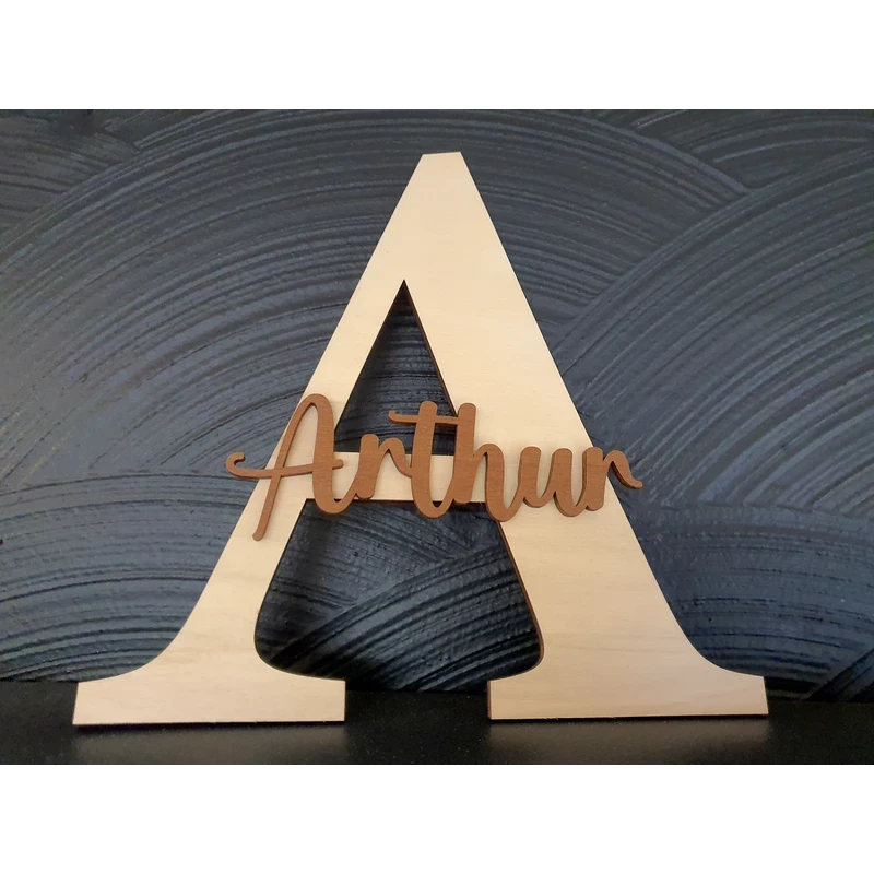 Décoration murale lettre prénom en bois – Initiale personnalisée