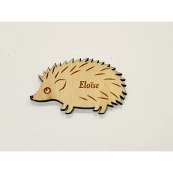 Marque-place hérisson bois gravé personnalisé
