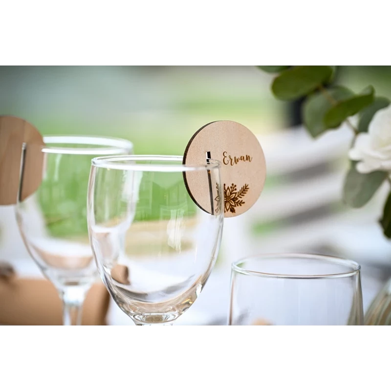 Marque-place rond bois pour verre mariage personnalisé