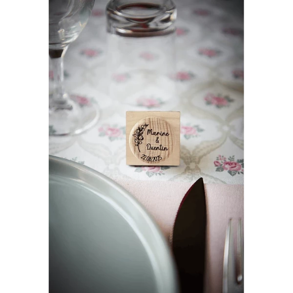 Bouchon de vin personnalisé bois gravé mariage
