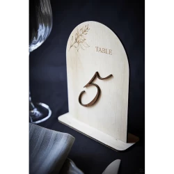 Menu gravé et numéro de table personnalisé en bois