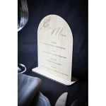 Menu gravé et numéro de table personnalisé en bois