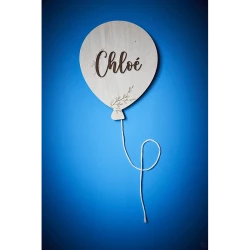 Ballon mural avec cordelette et prénom en relief