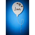 Ballon mural avec cordelette et prénom en relief