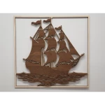 Décoration murale bateau à voiles, présentation sur mur blanc