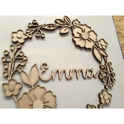 Couronne florale avec prénom "Emma" central - vue alternative